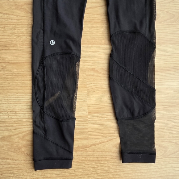 LULULEMON Mesh Panel Legging - Picture 6 of 9